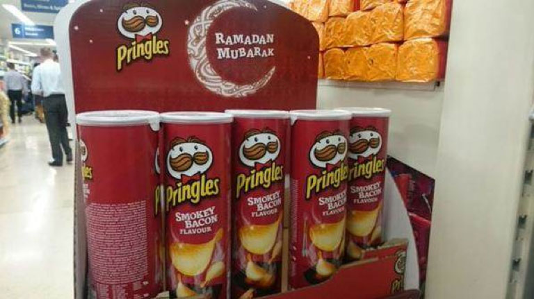 This faux pas is attributed to Tesco and a cobbled-together display and not to Pringles themselves.